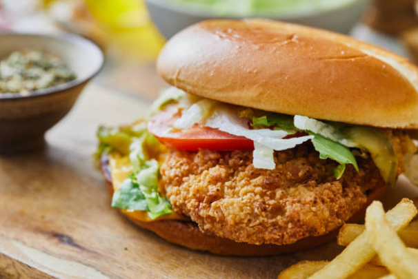 Crispy Fried Chicken Sandwich: Crunchy, Juicy, Totally Addictive