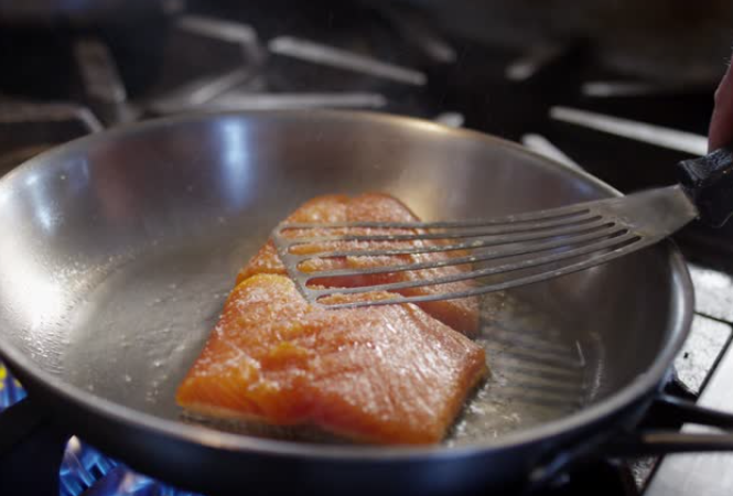 Seared Salmon with Summer Vegetables: A Light & Flavorful Dinner Favorite