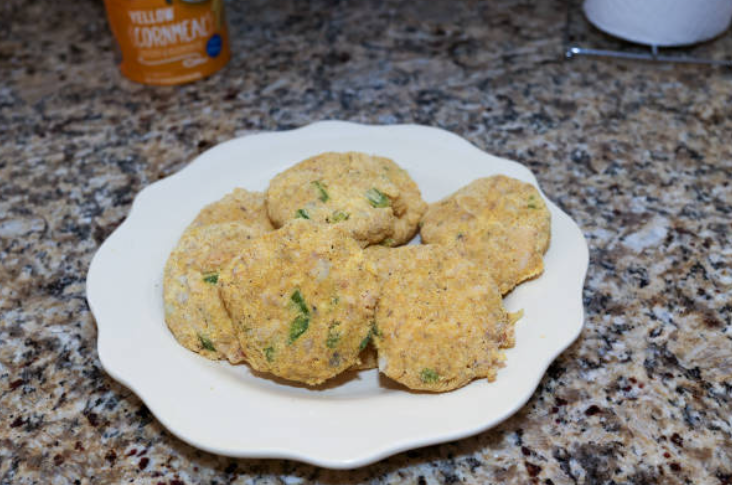 Crispy Golden Salmon Cakes with Zesty Herb Sauce