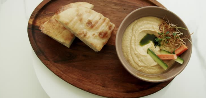 Ultracreamy Homemade Hummus