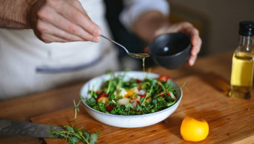 Zesty Spinach Salad with Mandarin Oranges and Warm Bacon Dressing