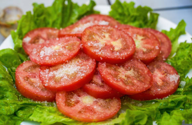 Bold Boston Bluefish with Spicy Sliced Tomato Salad
