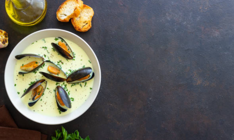 Mussels in Luscious Creamy Pernod Sauce