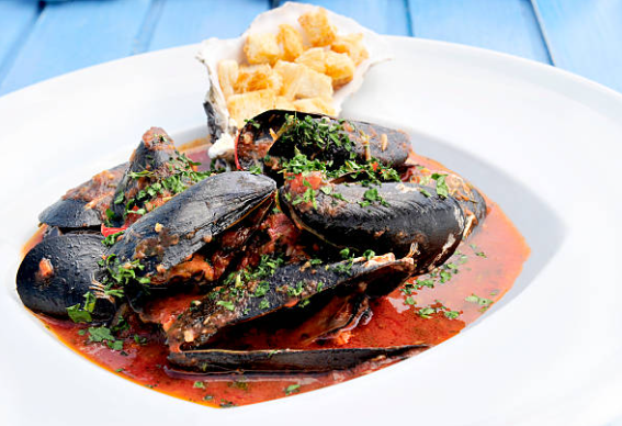 Fiery Mussels in Spicy Tomato Sauce