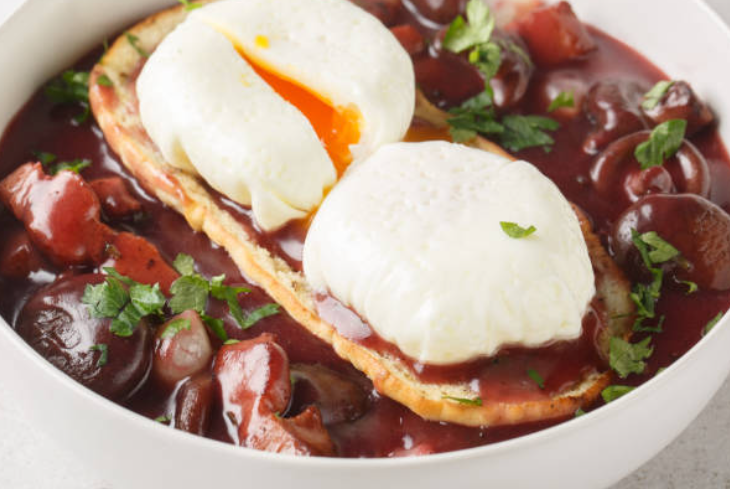 French Bistro Poached Eggs with Red Wine Sauce (Oeufs en Meurette)