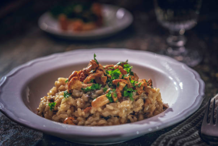 Risotto ai Funghi: Creamy Mushroom Risotto with Arborio Rice