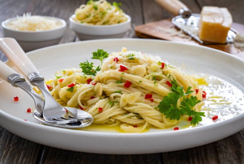 Spaghetti Aglio e Olio: Garlic, Oil & Chili Simplicity from Naples