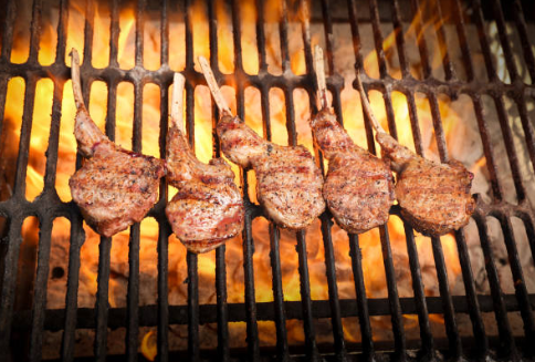 Elegant Grilled Lollipop Lamb Chops with Balsamic Glaze