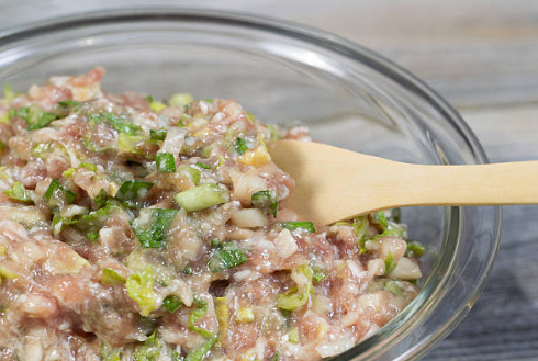 Elegant & Spicy Tuna Tartare with Avocado and Sesame