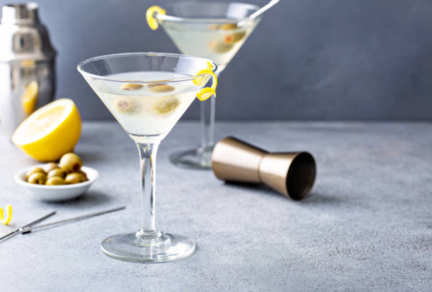 Iconic Vesper Martini – Shaken, Not Stirred