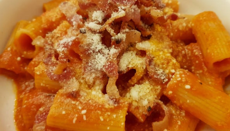 Pasta all’Amatriciana – Bold, Smoky, and Roman-Style Delicious