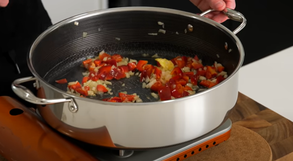 Boneless Chicken Paprikash – Creamy, Comforting Hungarian Classic