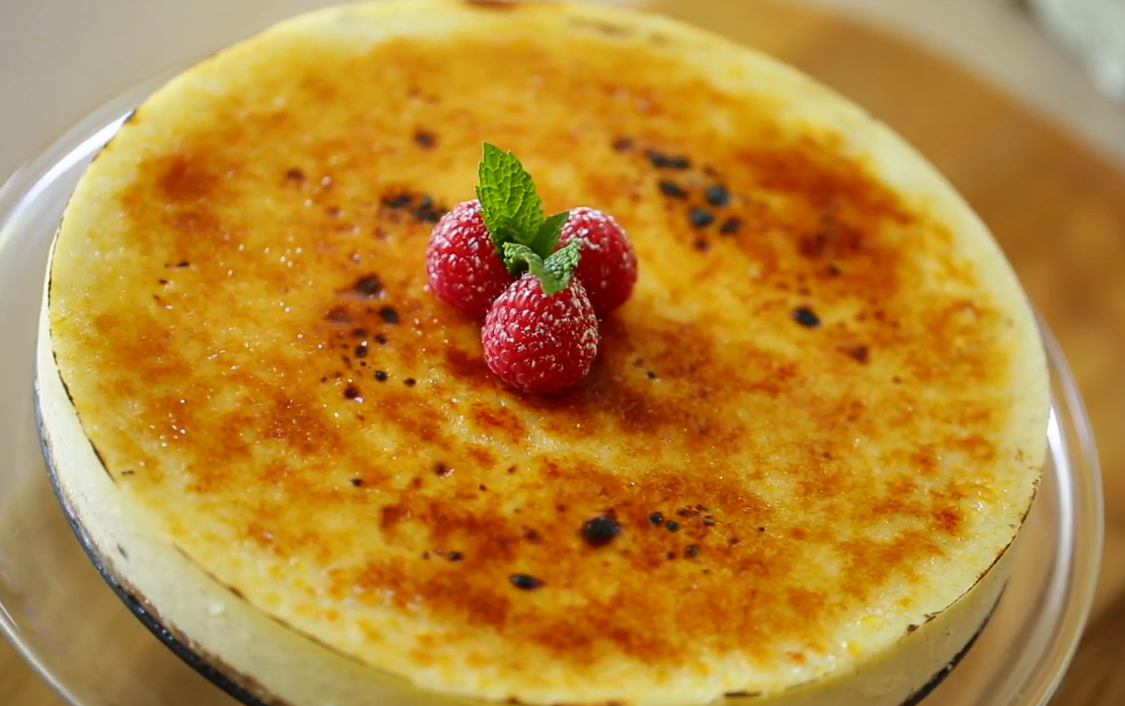 Creme Brûlée Cheesecake – Silky, Luxurious & Caramelized